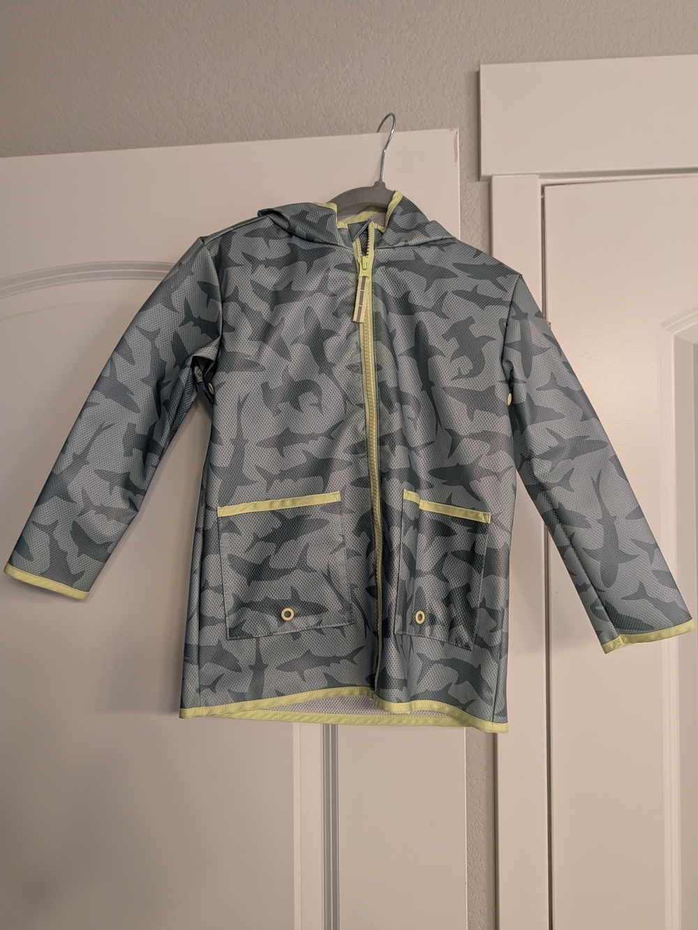 Cat & Jack Kids' Shark-Pattern Raincoat in Light Gray with Yellow Trim
